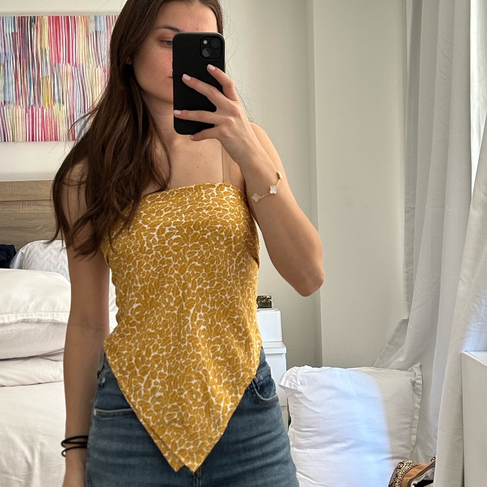 Yellow lulu’a bandana top. Can be worn many different ways